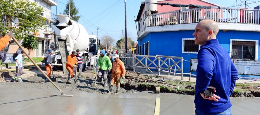 Renovaron el hormigón deteriorado por la suba de las napas en la intersección de Gandolfo y Guatemala