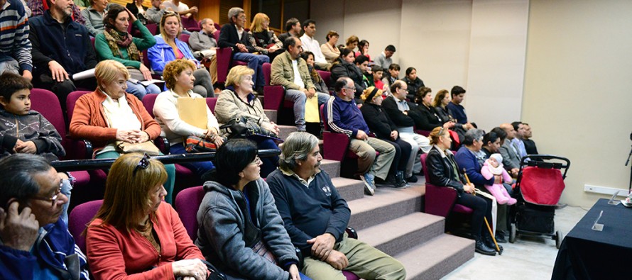 Entregan certificados de Bien de Familia a vecinos