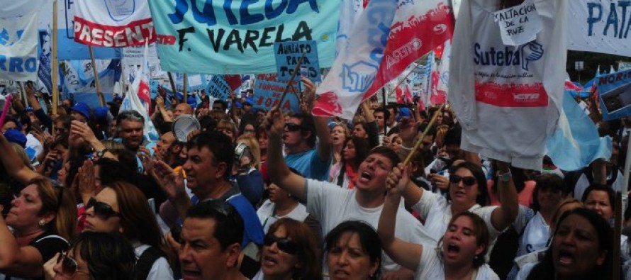 Docentes bonaerenses amenazan con otra medida de fuerza tras el paro para exigir paritarias
