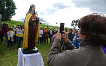 Fue bendecida la imagen de Santa Teresita, patrona de Virreyes