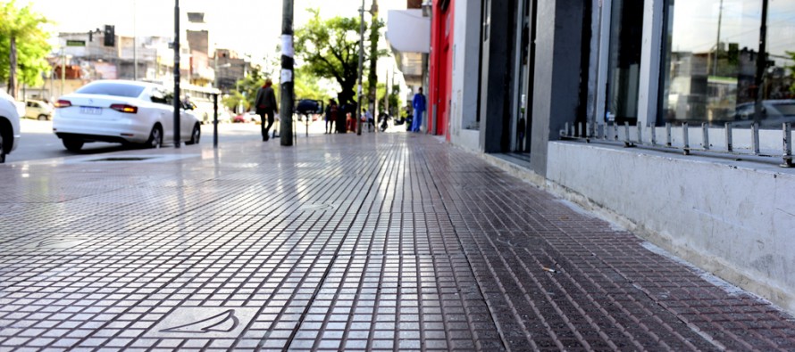 Renovación de las veredas de la Avenida Avellaneda desde el Acceso Norte