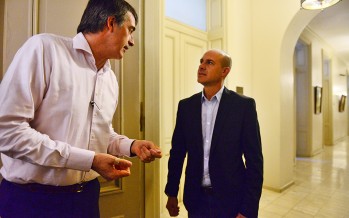 Santiago Aparicio asistió a la presentación de un programa nacional contra la deserción escolar