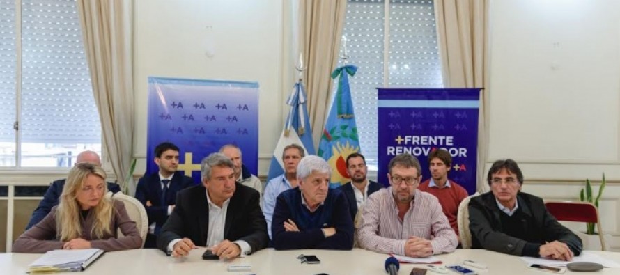 El massismo presentó sus modificaciones para el Presupuesto 2017 y pidió por el bono de fin de año