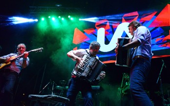 Se celebró la 20° Fiesta del Litoral en la Plaza Carlos Gardel