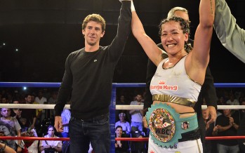 La “Pantera” Farías ganó por puntos y conserva su título mundial
