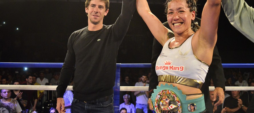 La “Pantera” Farías ganó por puntos y conserva su título mundial