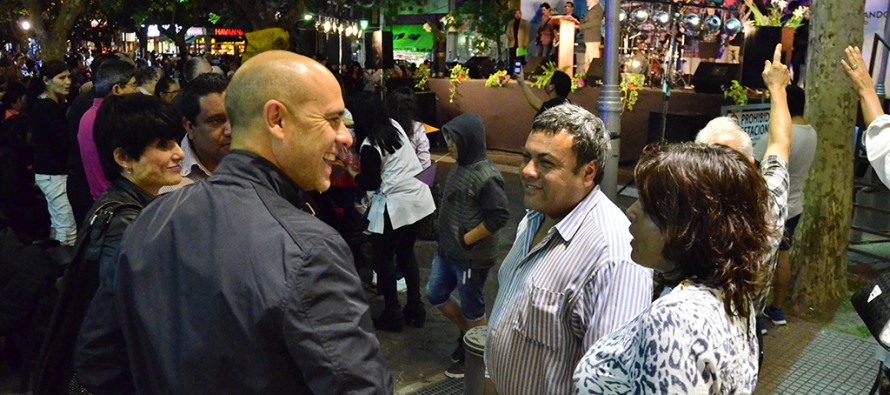 Se realizó en la Plaza Mitre una jornada religiosa