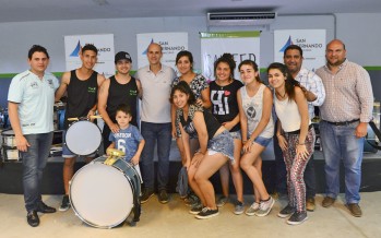 Entrega de instrumentos musicales a las murgas en reconocimiento por su trabajo en “Sanfer Recicla”