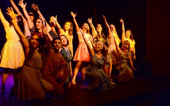 Cierre de fin de año de la Escuela Municipal de Comedia Musical en el Martinelli