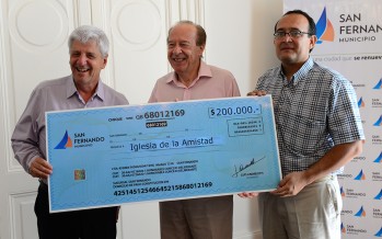 Entrega de subsidio a la Iglesia de la Amistad