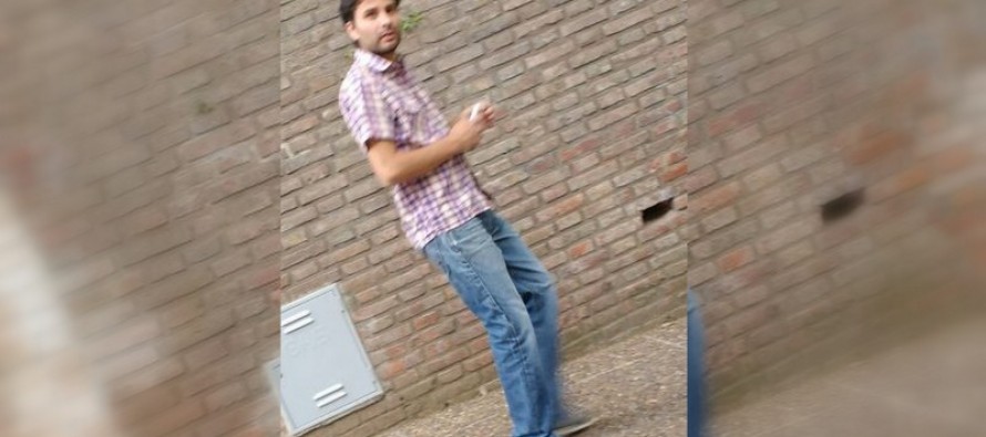 Un exhibicionista en la puerta del Colegio San Martín de Tours
