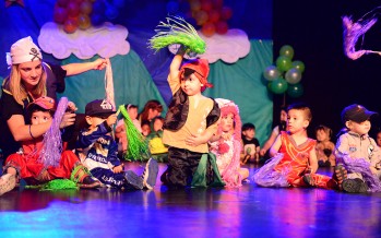 El Jardín Maternal municipal cerró el año con un acto familiar en el Teatro Martinelli