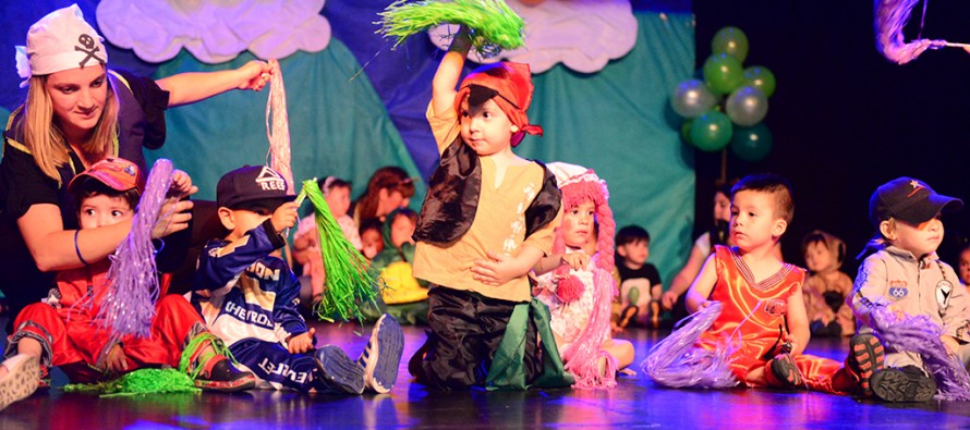 El Jardín Maternal municipal cerró el año con un acto familiar en el Teatro Martinelli