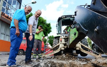 Trabajos de reparación del pavimento en la avenida Avellaneda