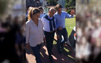 Funcionarios de Cambiemos realizaron un timbreo en la zona del Quintón de Victoria y San Isidro