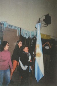 Elena Acuña abanderada