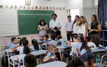 El ministro de Cultura recorrió el Colegio Madre Teresa de Virreyes
