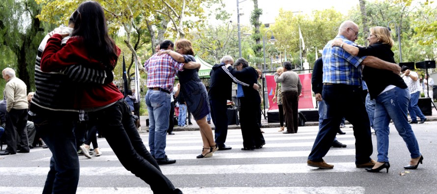 Se realizó una “Milonga a Cielo Abierto” en la Plaza San Martín