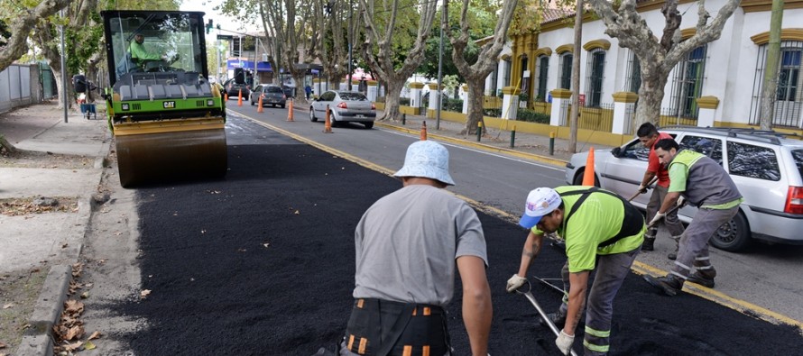 Trabajos de reparación de la carpeta asfáltica de la avenida Libertador