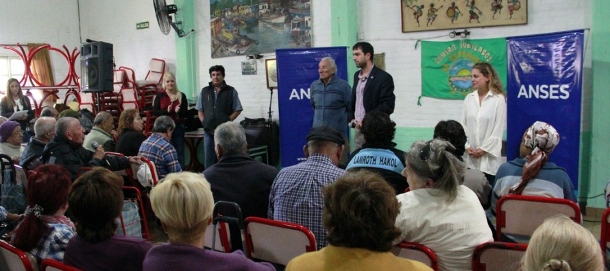 El director ejecutivo de ANSES visitó el Centro de Jubilados ‘La Esperanza’