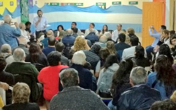 En un clima de campaña electoral el diputado Carlos Castagneto encabezó un acto en el club Barrio Nuevo