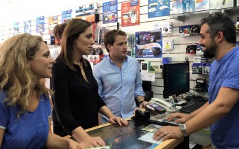 María Eugenia Vidal visitó San Fernando para realizar un ‘timbreo’ por el casco histórico