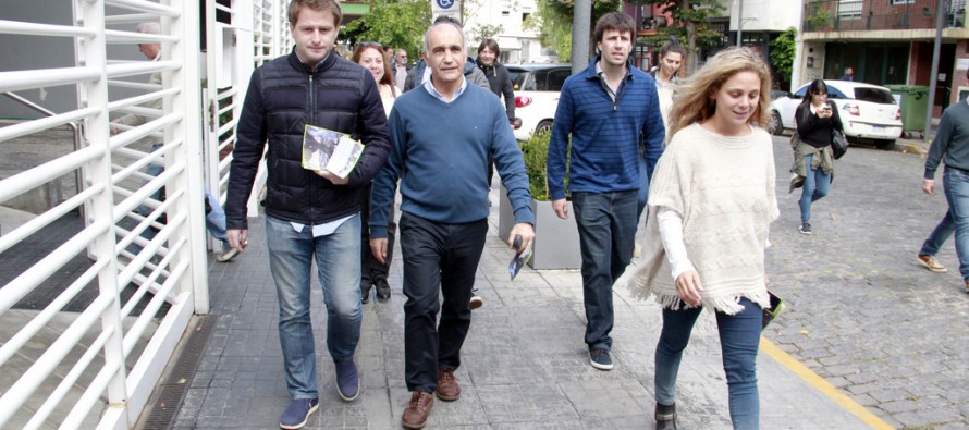 Salvador, Campbell y Ciarletta recorrieron Victoria con el ‘timbreo’