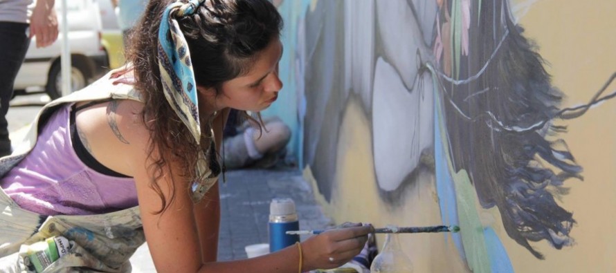 Mabel Vicentef: “Pinto murales para despertar sensaciones”