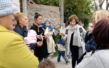 Desde el programa ‘Sueño Seguro’ se entregaron cunas y ajuares en hogares de Villa Jardín