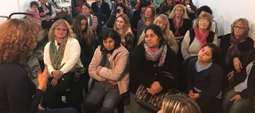 Se lanzó el espacio de mujeres “Unidas Podemos” con una charla debate sobre violencia de género