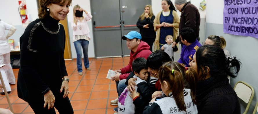 Entrega de Libretas Odontológicas a familias de la UDI Virgen de Luján