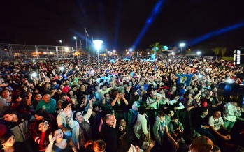 Lía Crucet y Los Ángeles Azules se presentaron en el Festival Tropical realizado en la Plaza Malvinas Argentinas