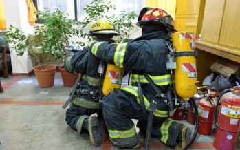 Simulacro de incendio en la Escuela Técnica 2