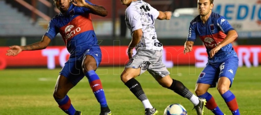 Caruso perdió el invicto en Sarandí y se puso picante