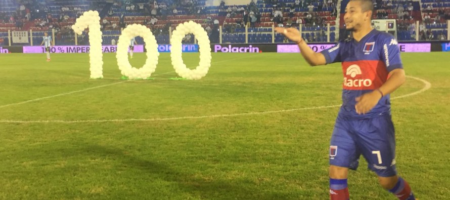 De la mano de Caruso y del Chino