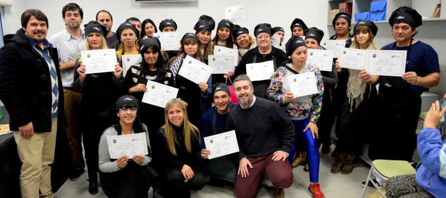 Egresó el primer curso de Panadería y Facturas de la Escuela Municipal de Oficios