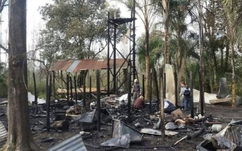 Se incendió una casa completa en Arroyo Felicaria y los vecinos organizan una cruzada solidaria