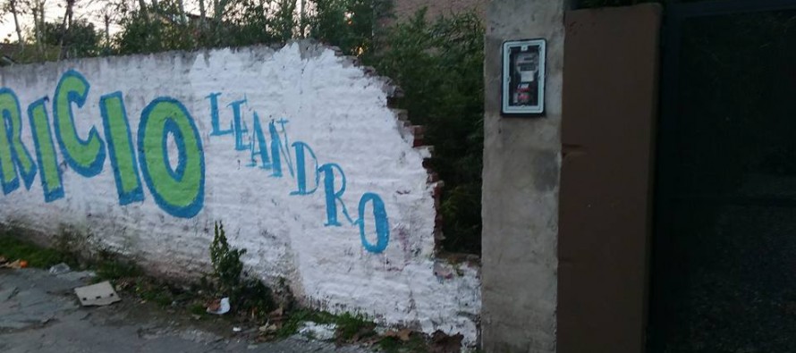 Preocupación por el paredón de un terreno abandonado en 3 de Febrero esquina Henry Dunant