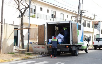 Alicia Aparicio entregó nuevo mobiliario y recorrió el Colegio San Rafael
