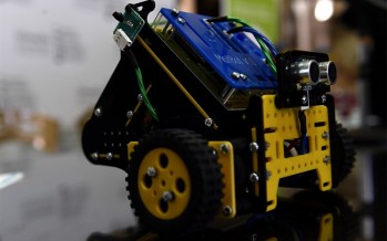 La Escuela Técnica N°2 recibió un kit de robótica