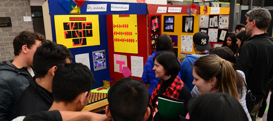 El Polideportivo N°1 es sede de la Feria de Arte, Ciencia y Tecnología de la Región Educativa V