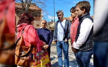 Marcos Peña encabezó el timbreo de Cambiemos en el centro comercial de Victoria