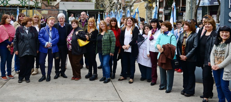 Homenaje a docentes por el Día del Maestro