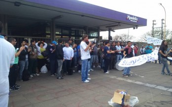 Denuncian que Mondelez suspendió a un empleado por pegar un cartel por Santiago Maldonado