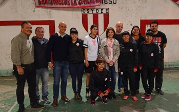 Entrega de materiales e indumentaria deportiva al “Club Expreso”