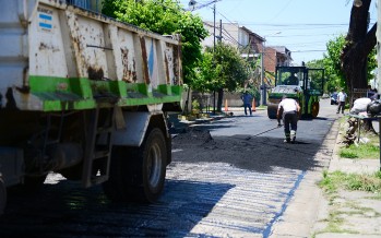 Reparación del asfalto en la calle Sargento Díaz entre Avellaneda y Quintana