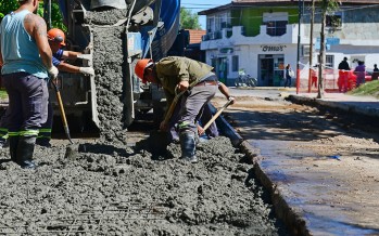 Renovación de la carpeta asfáltica y hormigonado en barrio Infico