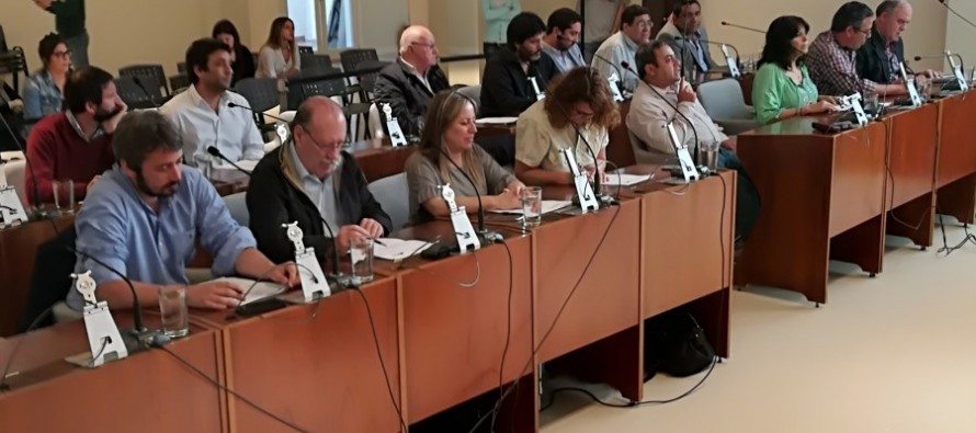Concejales del FpV-PJ solicitan información al Ejecutivo por autorizaciones en la venta de materiales de construcción