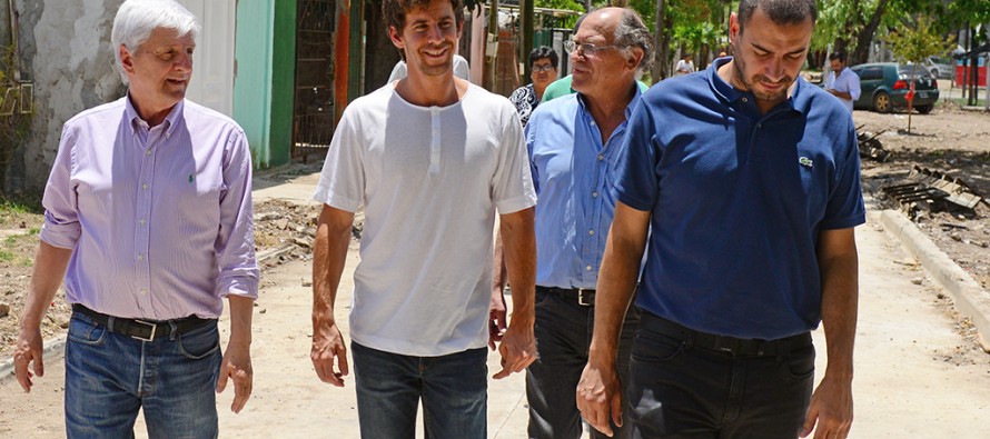 Conexiones de red cloacal, pavimentación, veredas y una nueva plaza el barrio San Martín