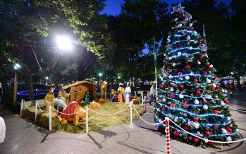 Se celebró el ‘Día de la Inmaculada Concepción’ en Plaza Mitre con un pesebre tamaño natural